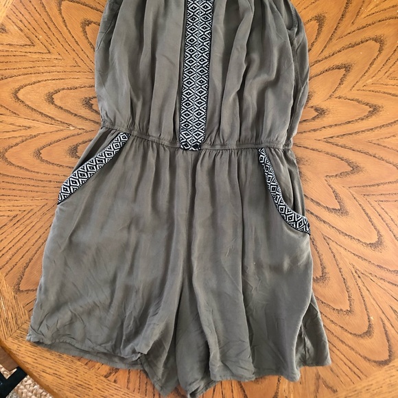 Apt. 9 Pants - Women’s Romper. EUC